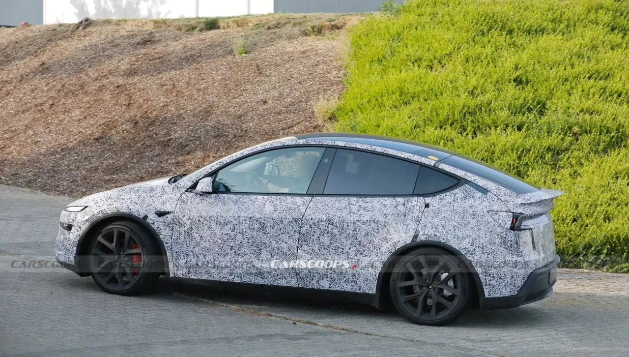 Предстоящият Model Y на Tesla е забелязан с камуфлаж: Какво е новото