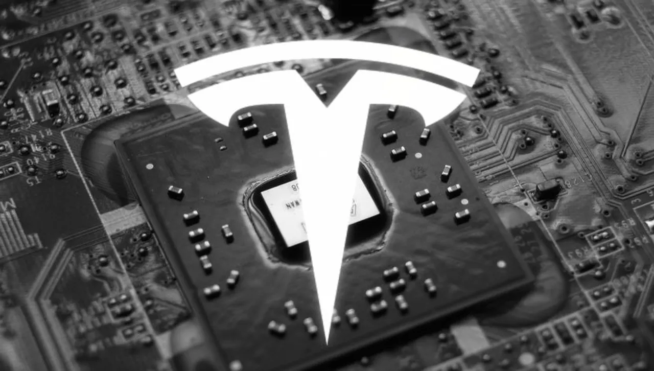 AI5 на Tesla ще влезе в производство през втората половина на 2026г., конкурирайки се с чипа на NVIDIA за 30 000 долара по производителност