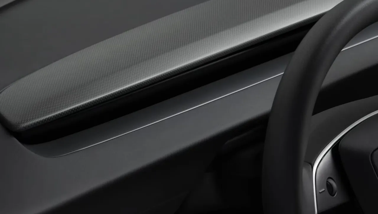 Tesla пуска ъпгрейд на таблото от въглеродни влакна за Model 3