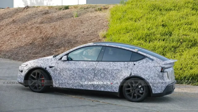Предстоящият Model Y на Tesla е забелязан с камуфлаж: Какво е новото
