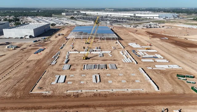 Tesla  изгражда суперкомпютър  Cortex 2.0 в Giga Texas, който ще захранва FSD